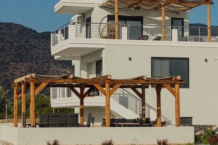 Realty photo 1