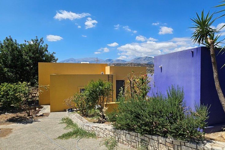 Realty photo 1