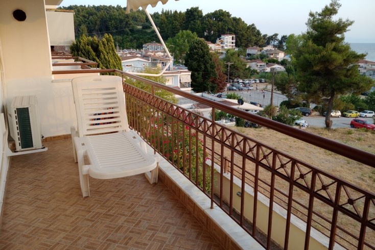 Realty photo 3