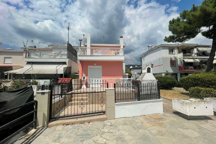 Realty photo 2