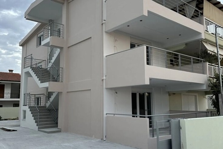 Realty photo 1