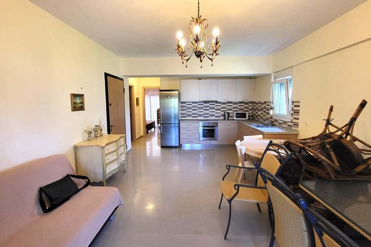 Realty photo 1