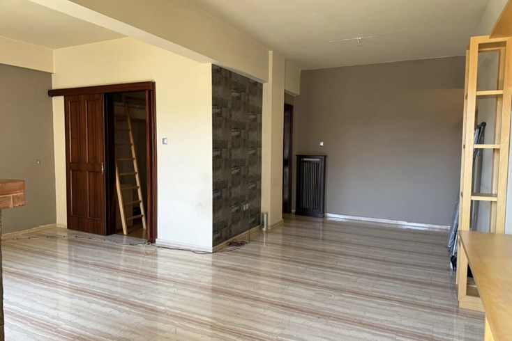 Realty photo 2
