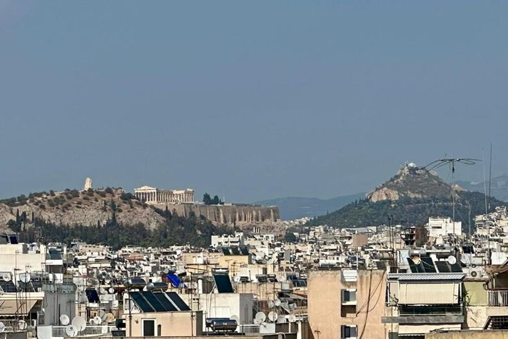 Realty photo 1
