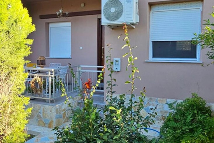 Realty photo 3