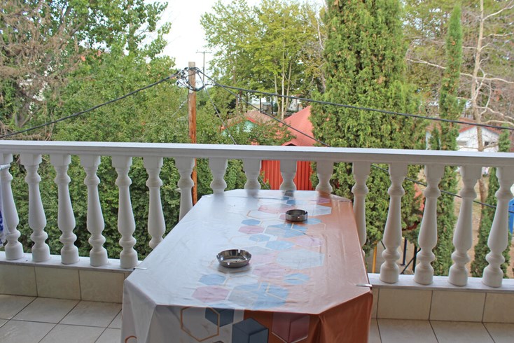 Realty photo 1