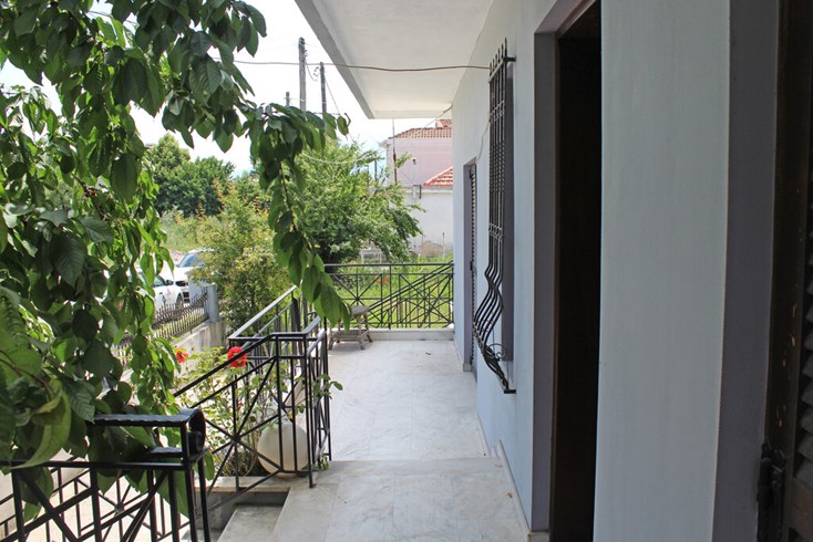 Realty photo 2