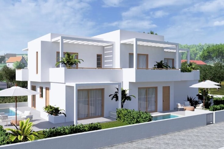 Realty photo 2