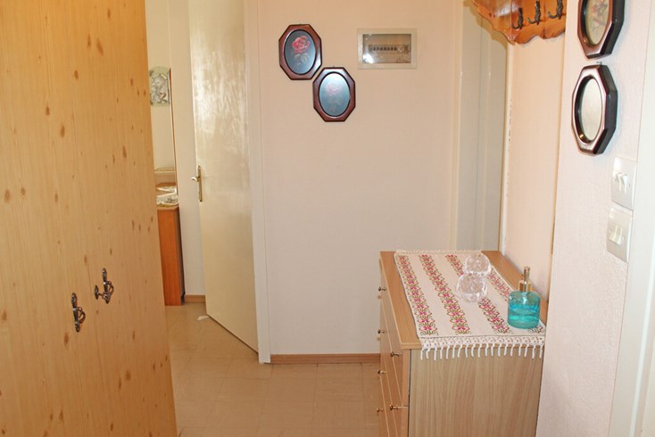 Realty photo 2