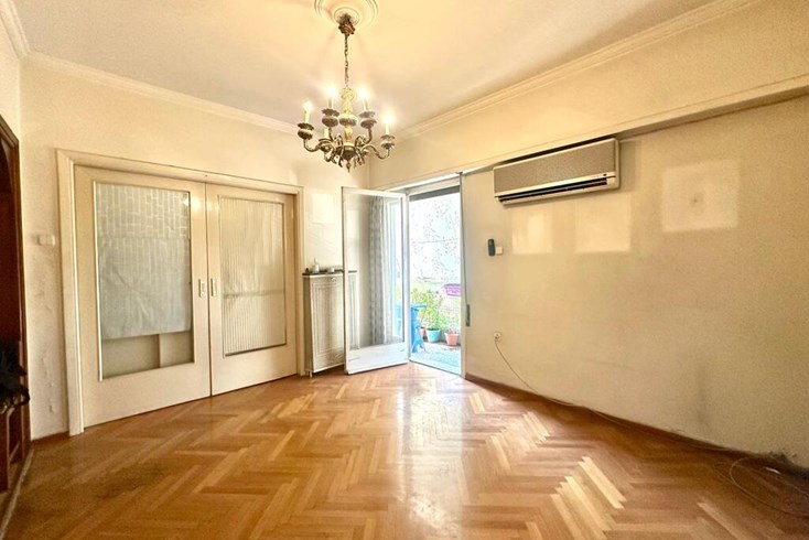 Realty photo 1