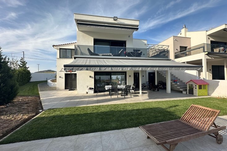 Realty photo 2