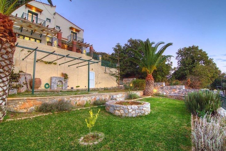 Realty photo 2