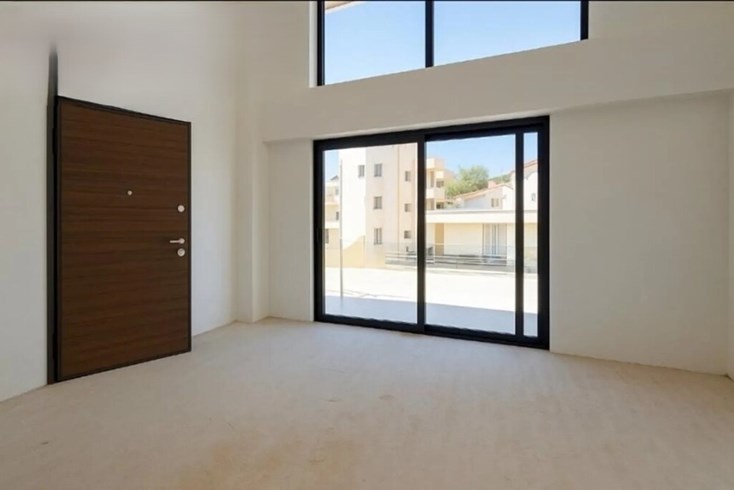 Realty photo 1