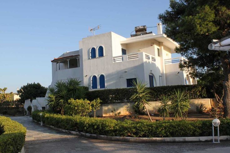 Realty photo 3