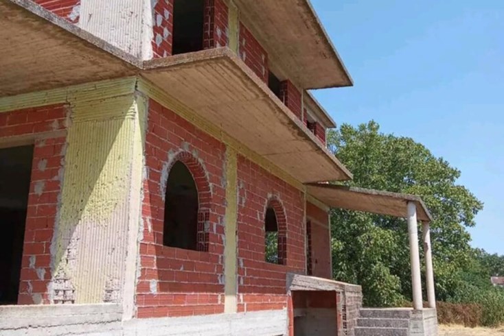 Realty photo 3
