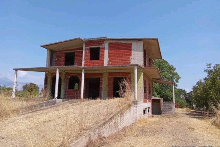 Realty photo 1