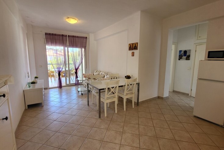 Realty photo 2