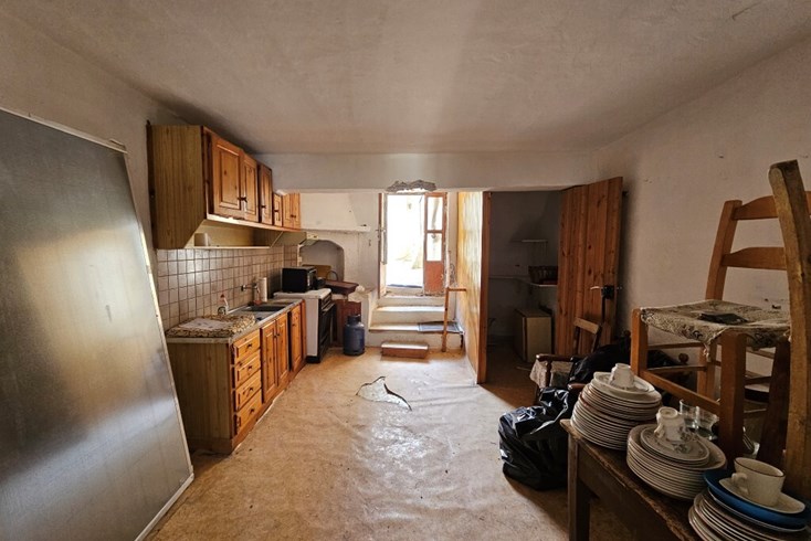 Realty photo 1