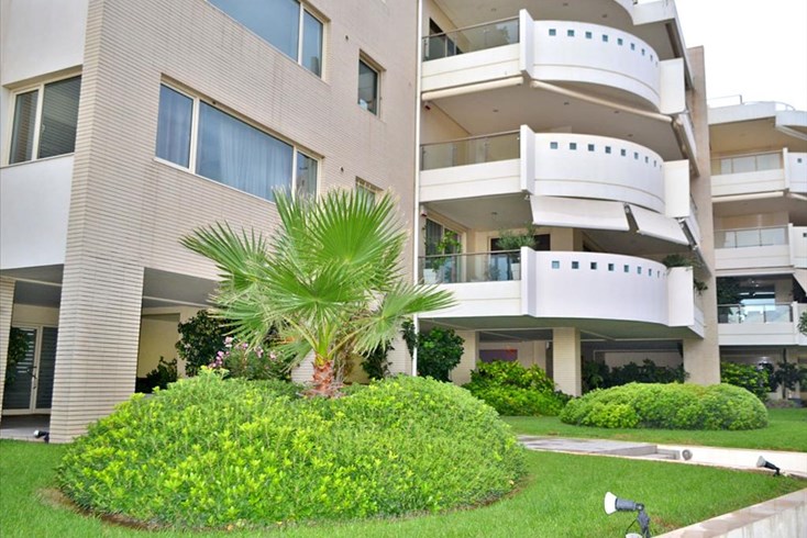 Realty photo 3