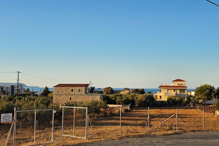 Realty photo 1