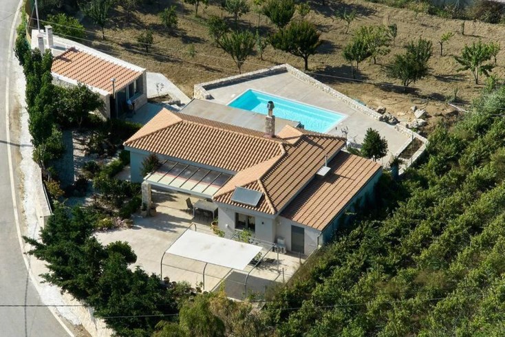 Realty photo 3