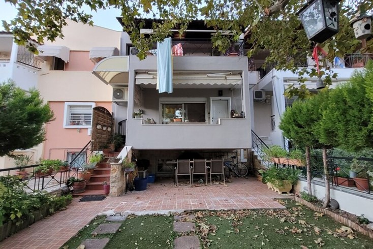 Realty photo 3