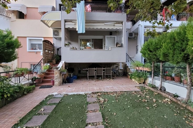 Realty photo 2