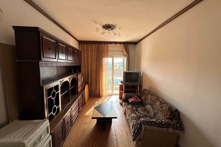 Realty photo 2