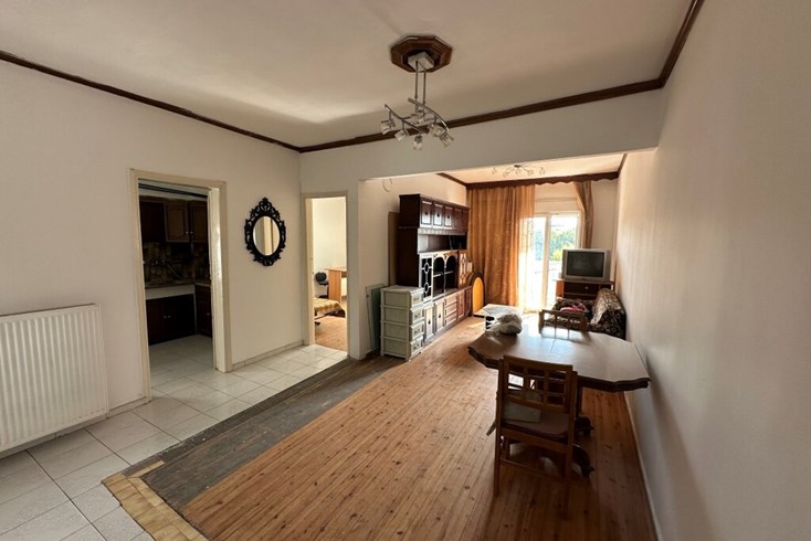 Realty photo 1