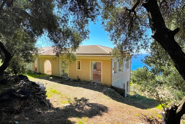 Realty photo 2