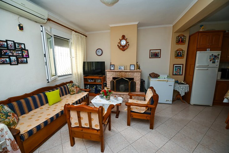 Realty photo 2