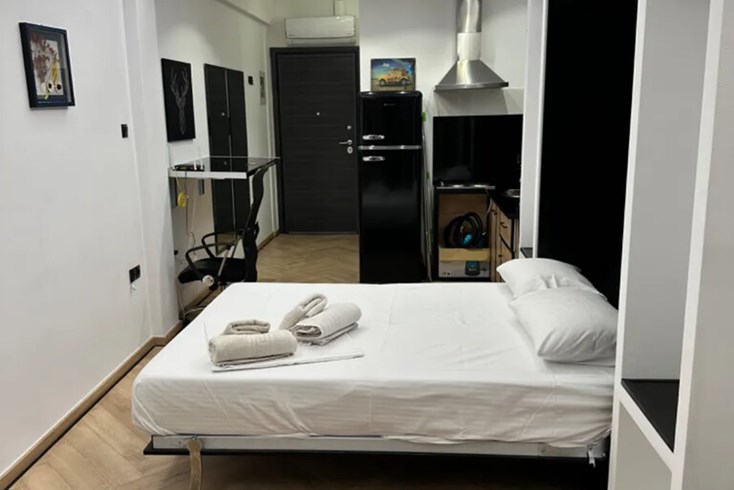 Realty photo 1