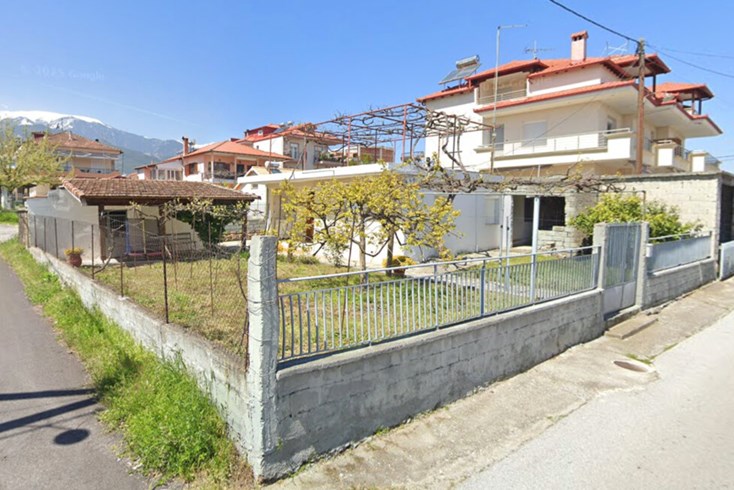 Realty photo 1