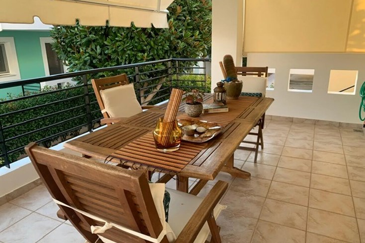 Realty photo 3