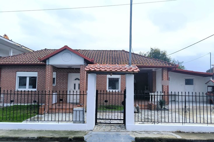 Realty photo 1