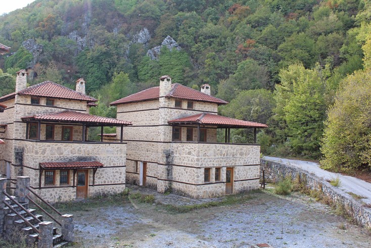 Realty photo 1