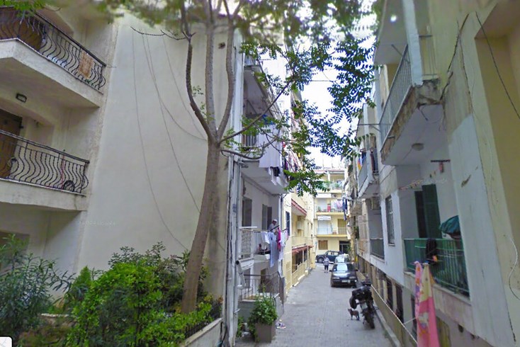 Realty photo 1
