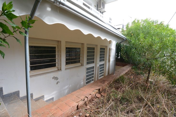 Realty photo 1