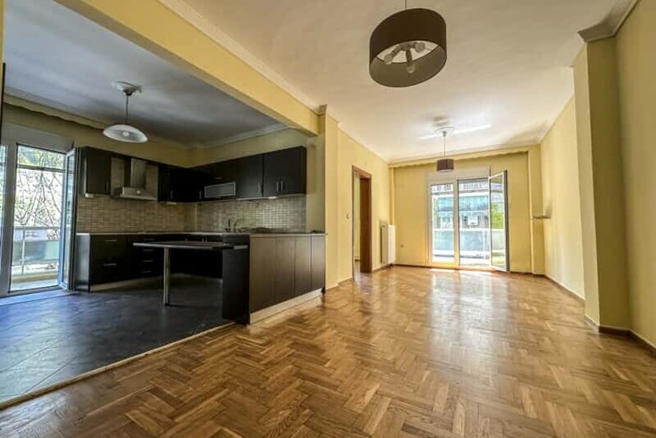 Realty photo 1