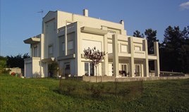 Apartament 180 m² na przedmieściach Salonik