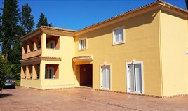 Villa 420 m² in Corfu