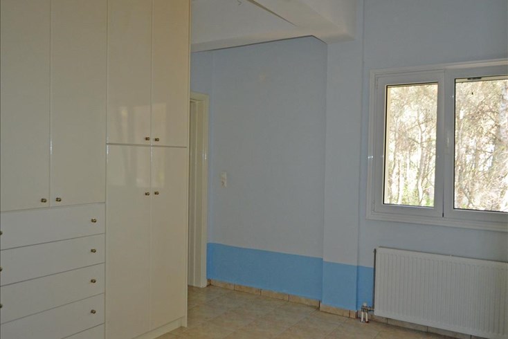 Realty photo 3