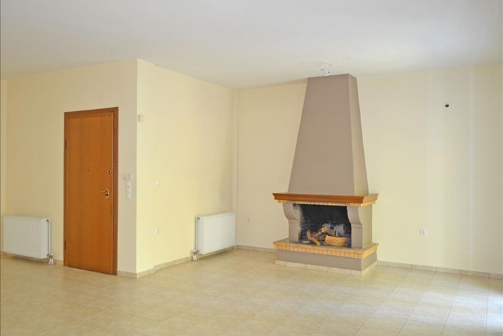 Realty photo 2