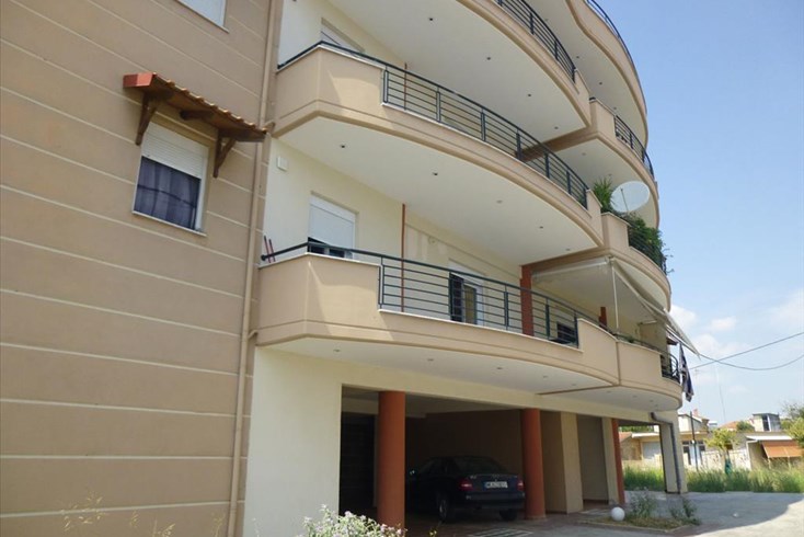 Realty photo 1