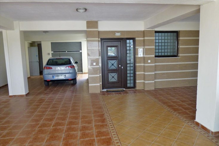 Realty photo 2