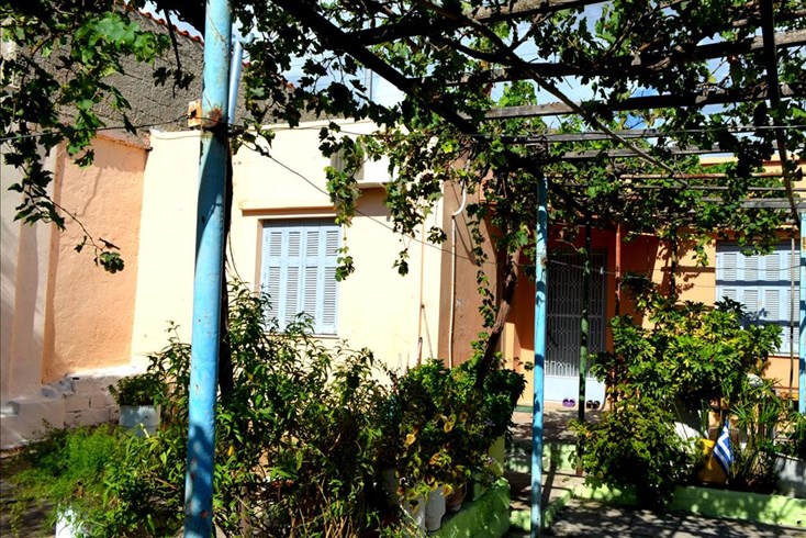 Realty photo 1