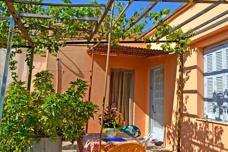 Realty photo 2