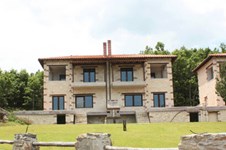 Property 676 photo 2