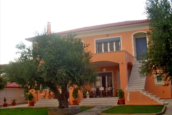 Realty photo 3