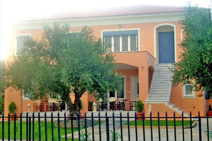 Realty photo 2